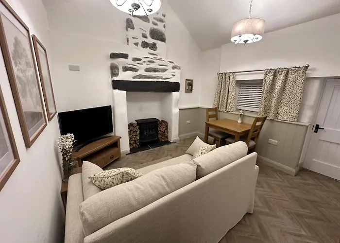 Stunning Cottage Near Aber Falls